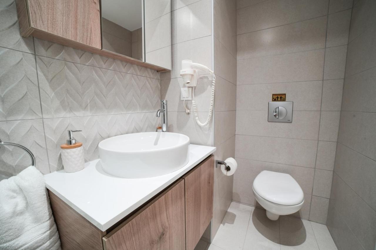 Herberg Angels Pool Studios&apartments 2*