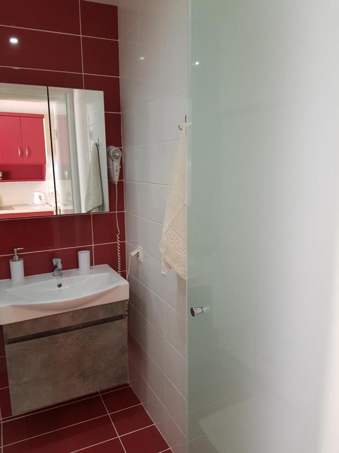Angels Pool Studios&apartments Herberg