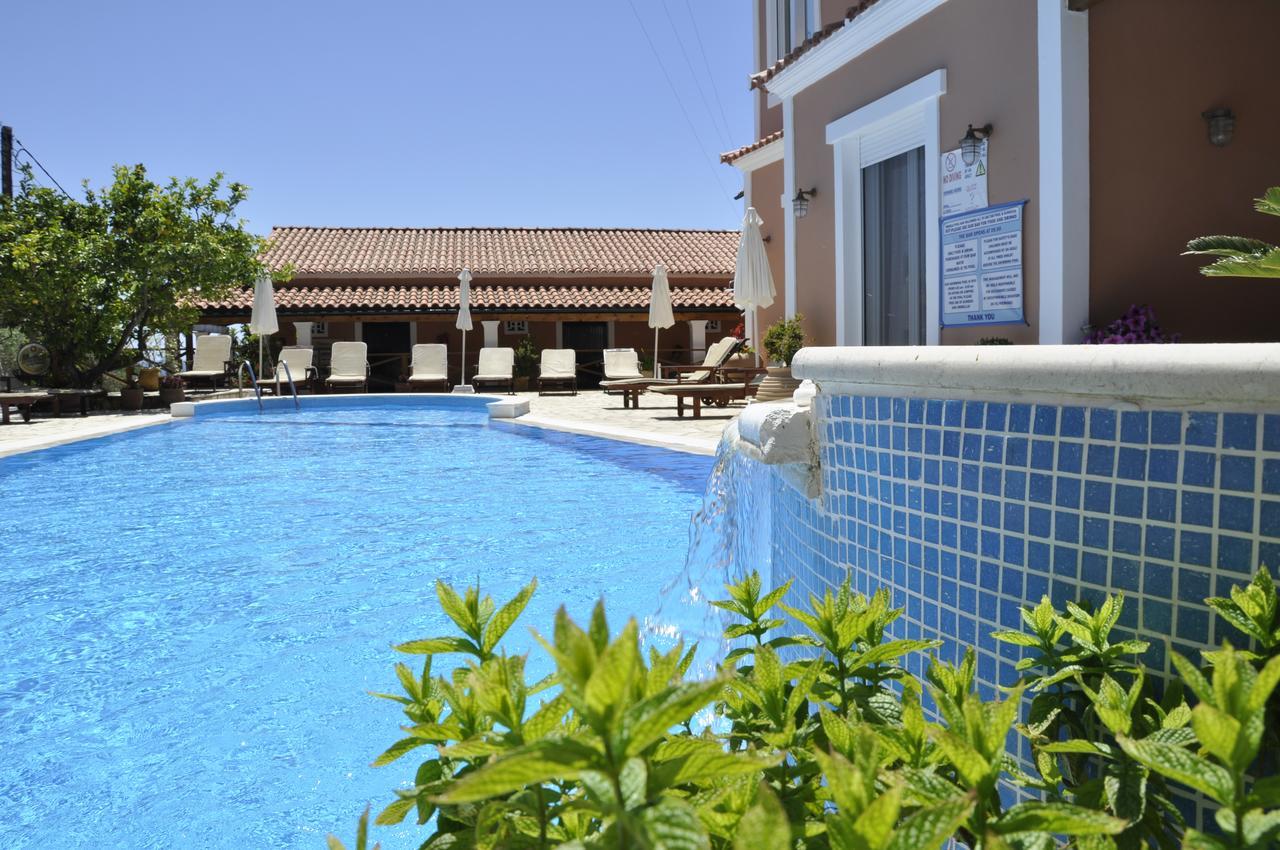 Herberg Angels Pool Studios&apartments 2*